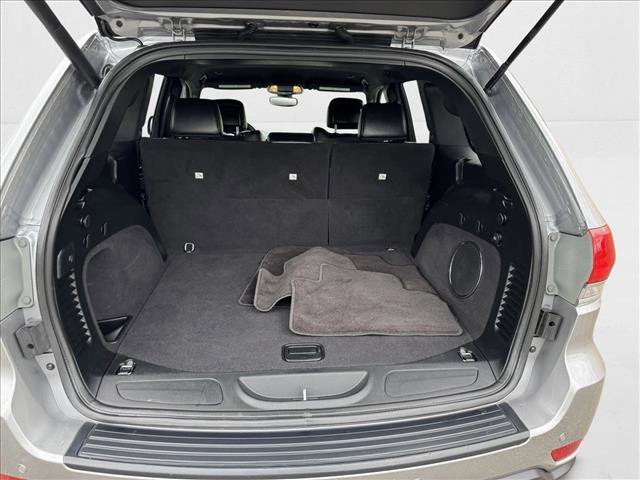 Used 2019 Jeep Grand Cherokee Laredo w/ Laredo X Package image 8