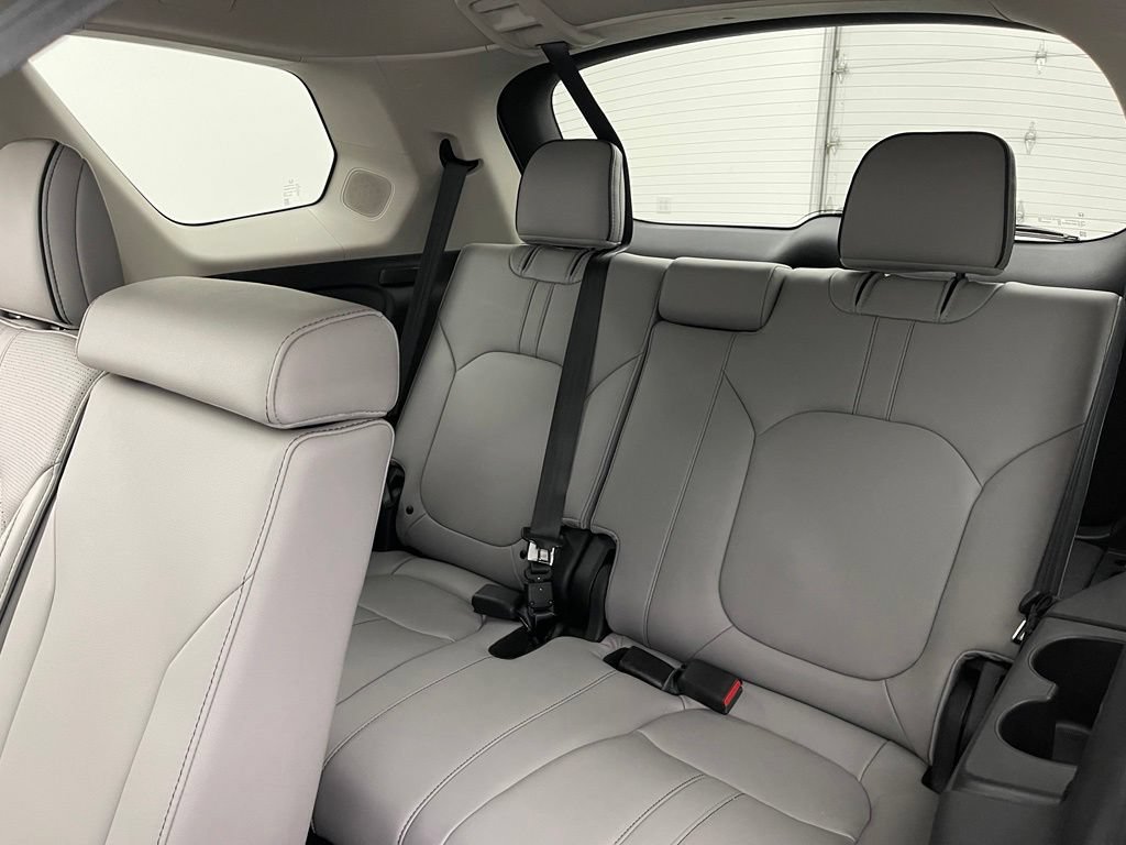 Used 2025 Honda Pilot Elite image 40