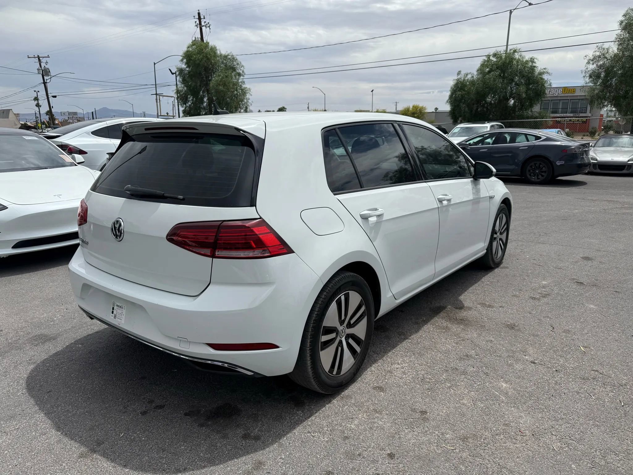 Used 2019 Volkswagen e-Golf SE w/ Driver Assistance Package FWD image 3