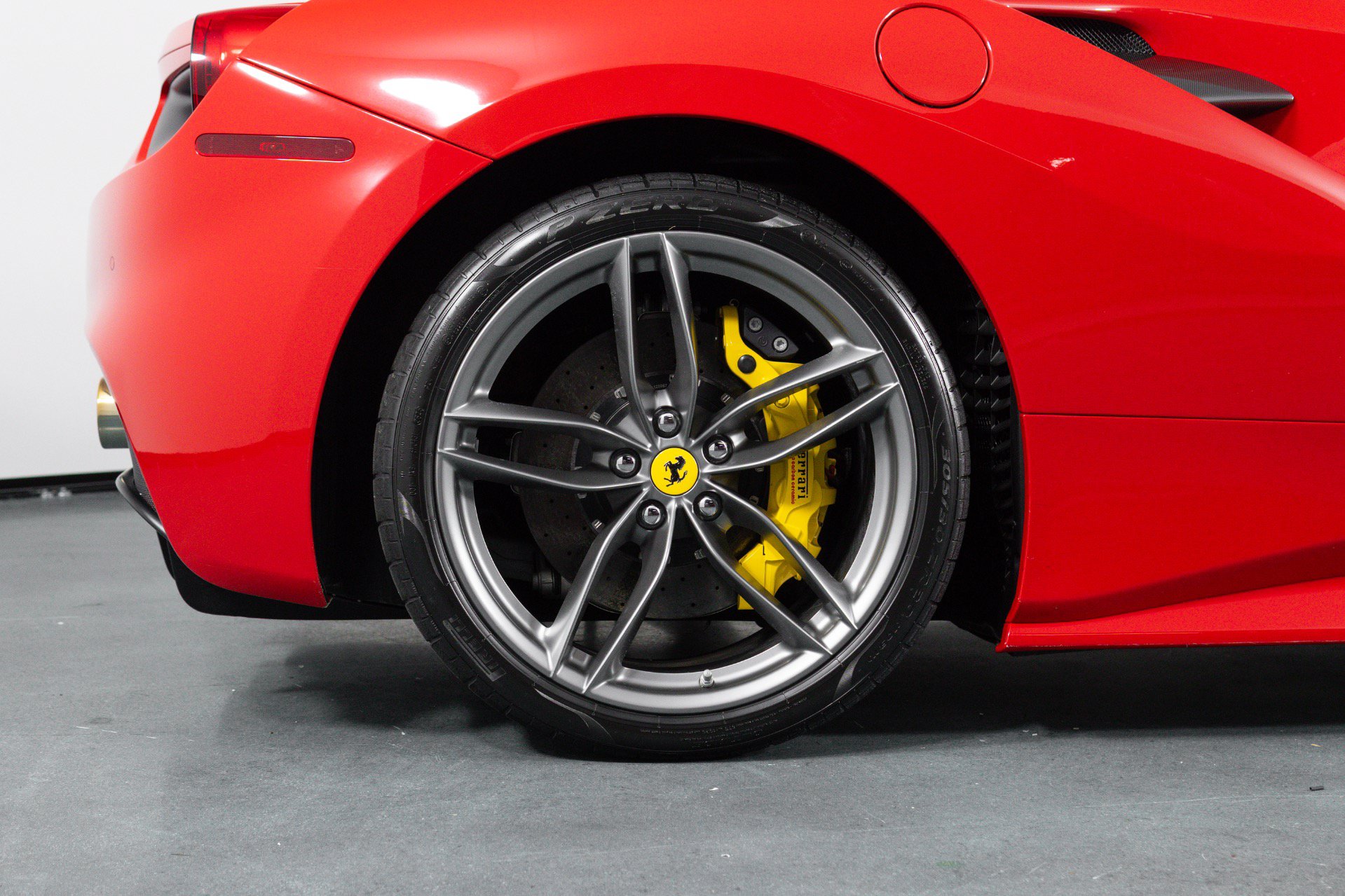Used 2017 Ferrari 488 GTB RWD image 20