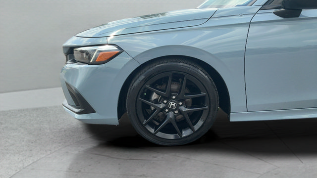 Used 2023 Honda Civic Sport image 25
