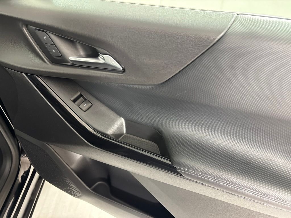 Used 2025 Chevrolet Equinox LT FWD image 14