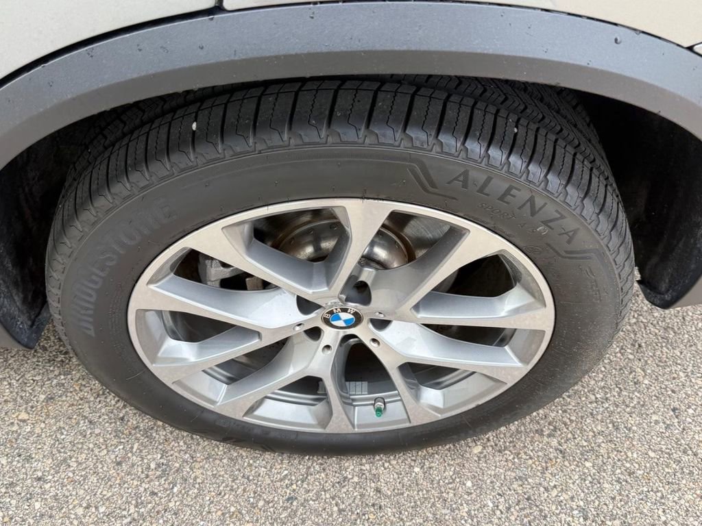 Certified 2024 BMW X5 xDrive40i w/ Premium Package AWD/4WD image 7
