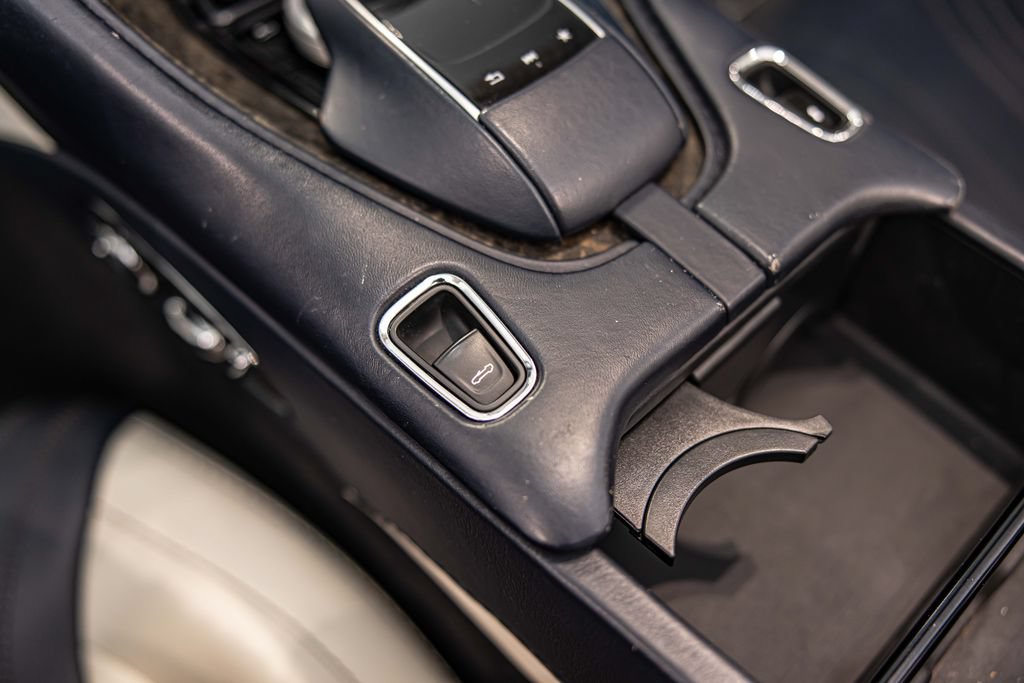Used 2019 Aston Martin DB11 Volante RWD image 29