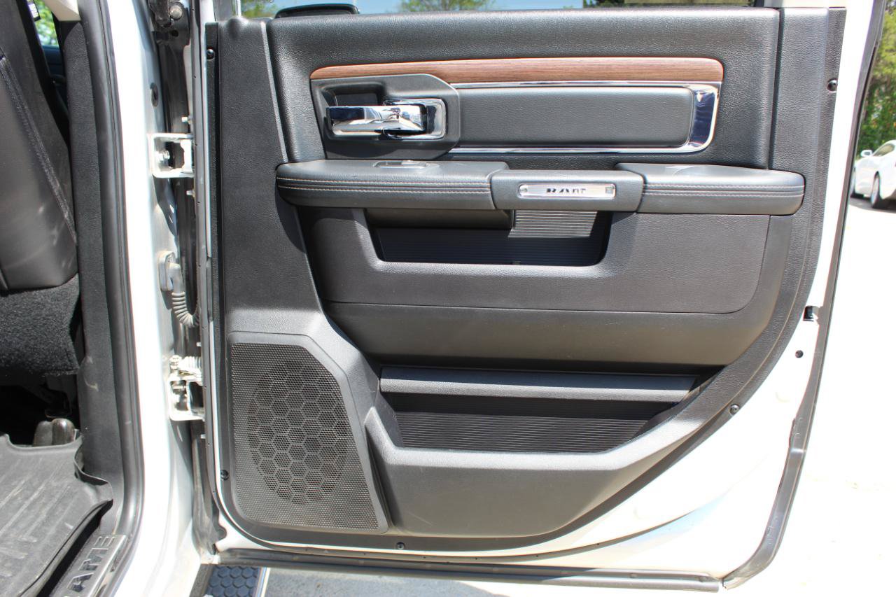 Used 2016 RAM 1500 Laramie w/ Convenience Group AWD/4WD image 16