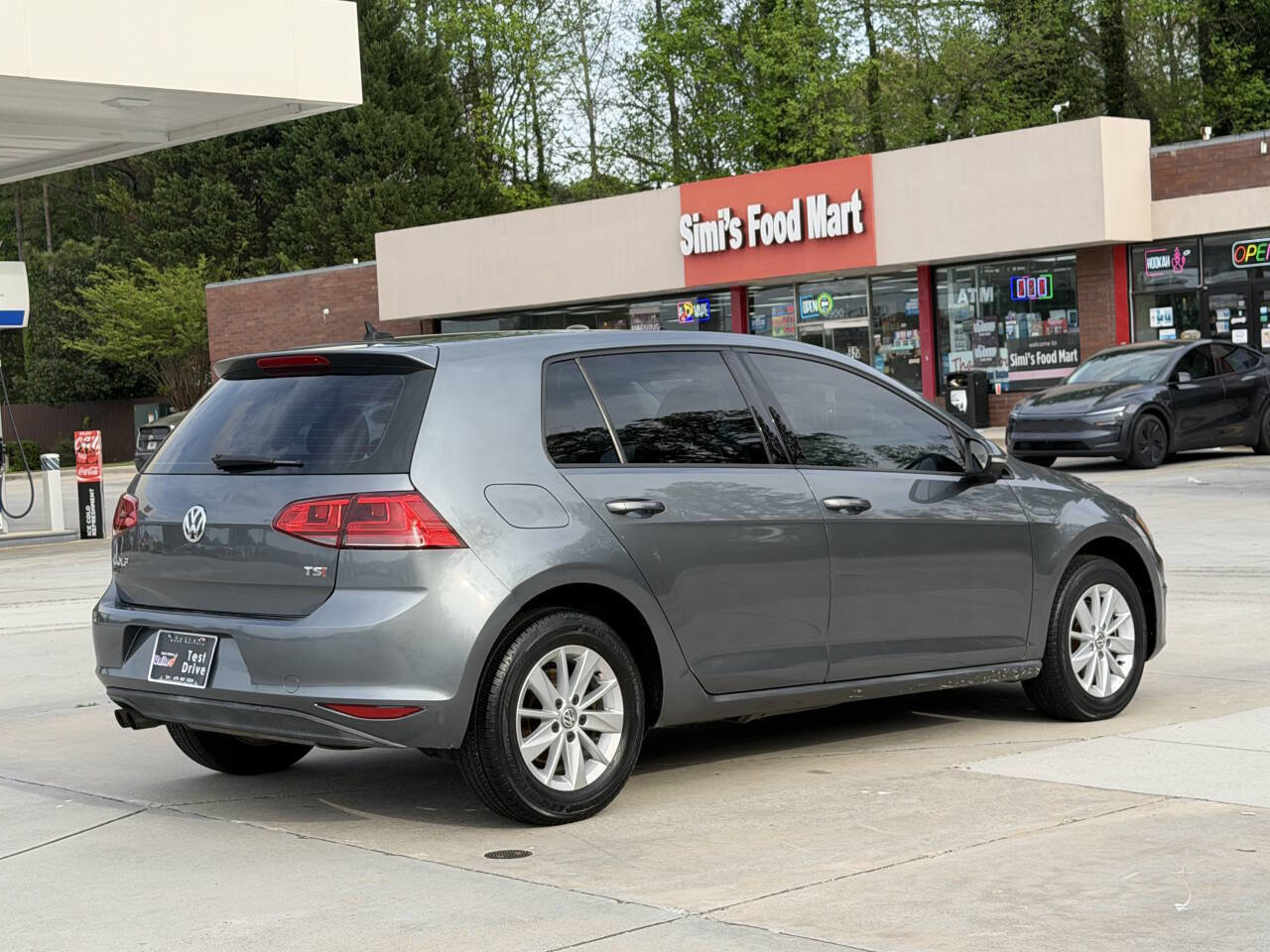 Used 2015 Volkswagen Golf S FWD image 22