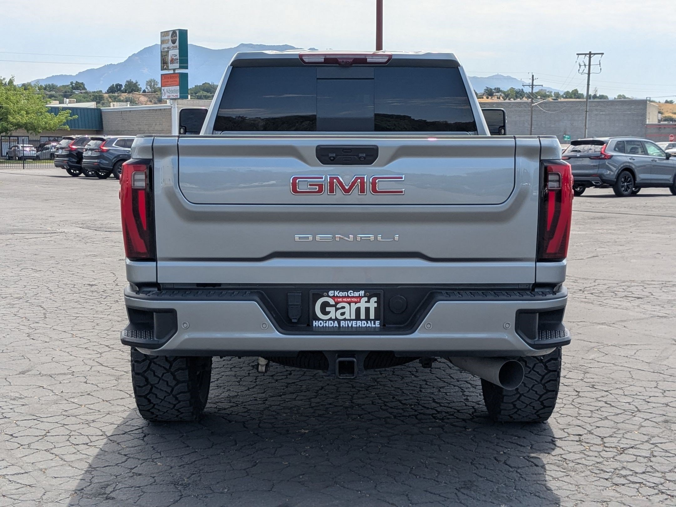 Used 2024 GMC Sierra 3500 Denali w/ Technology Package AWD/4WD image 7