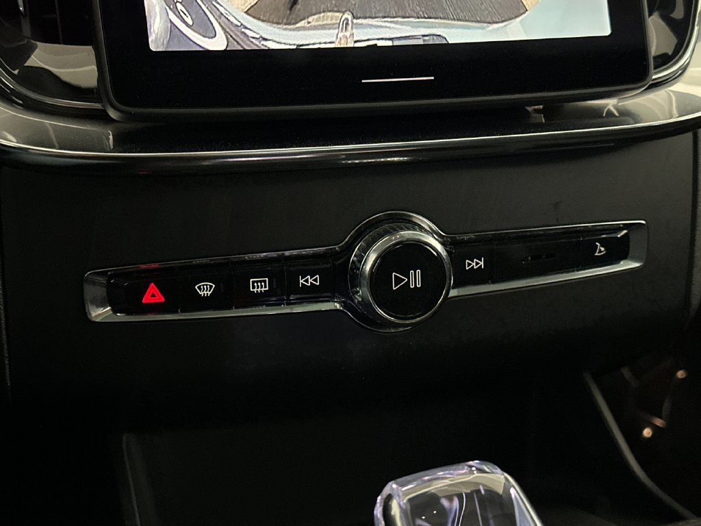Certified 2026 Volvo XC90 B6 Plus AWD/4WD image 21