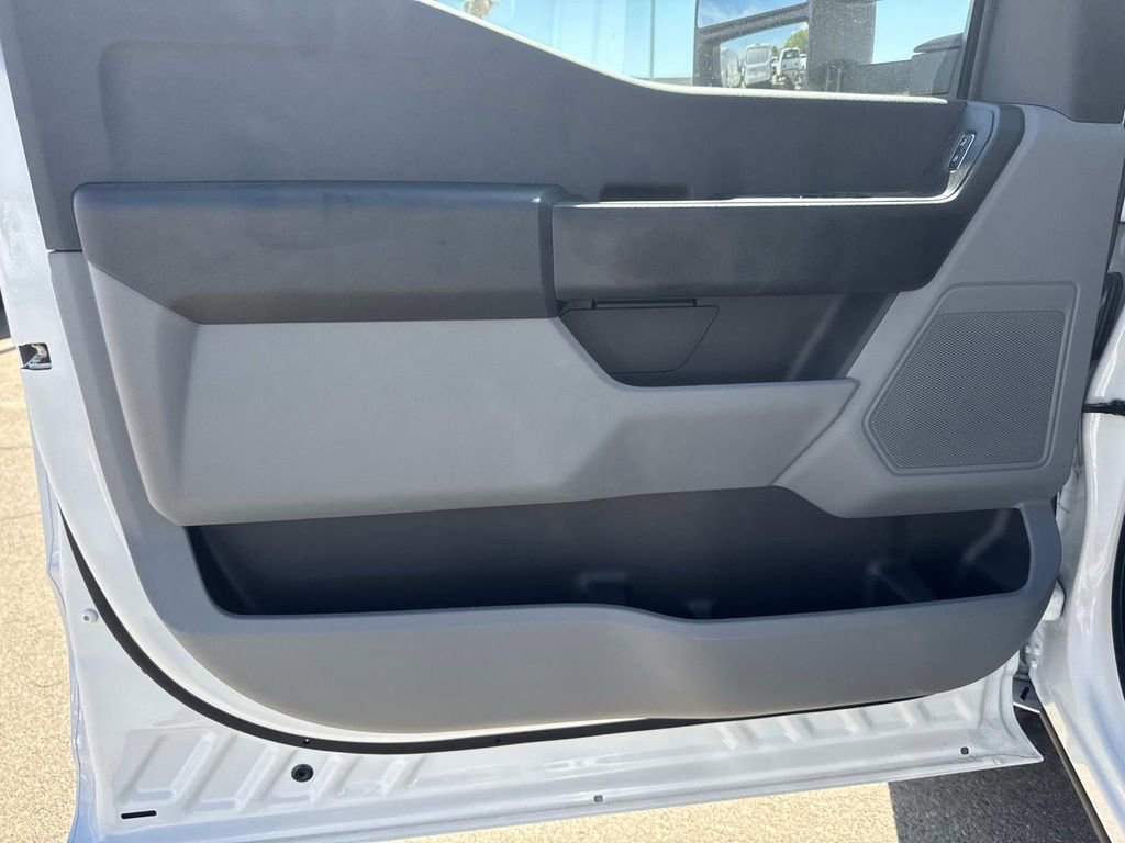 New 2025 Ford F350 XL w/ XL Chrome Package image 11