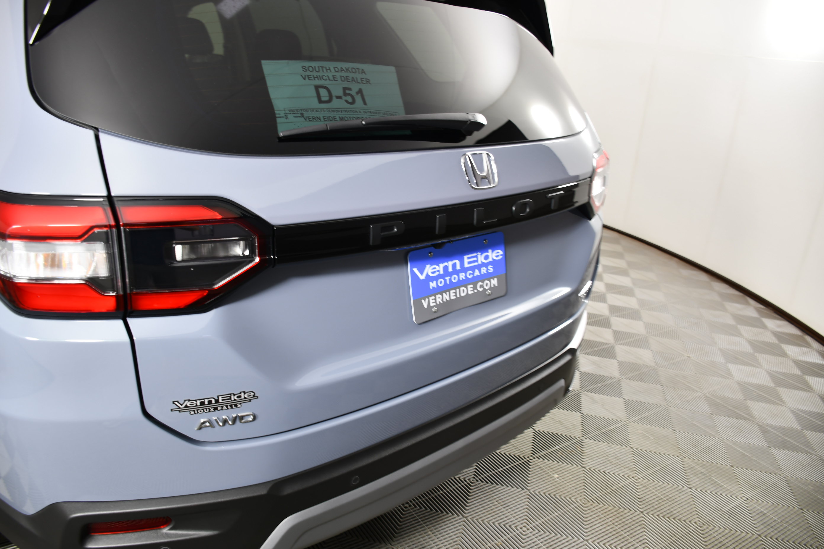 Certified 2025 Honda Pilot Touring image 15