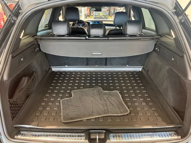 Used 2021 Mercedes-Benz GLC 300 4MATIC image 16