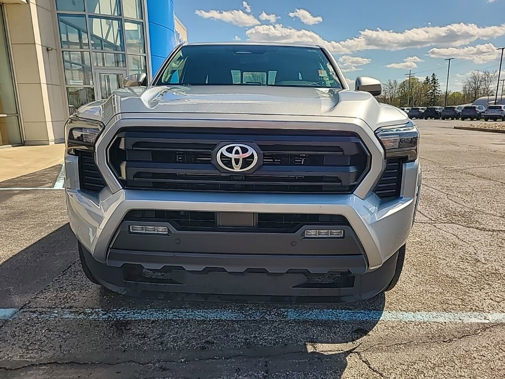 Used 2024 Toyota Tacoma SR5 AWD/4WD image 3