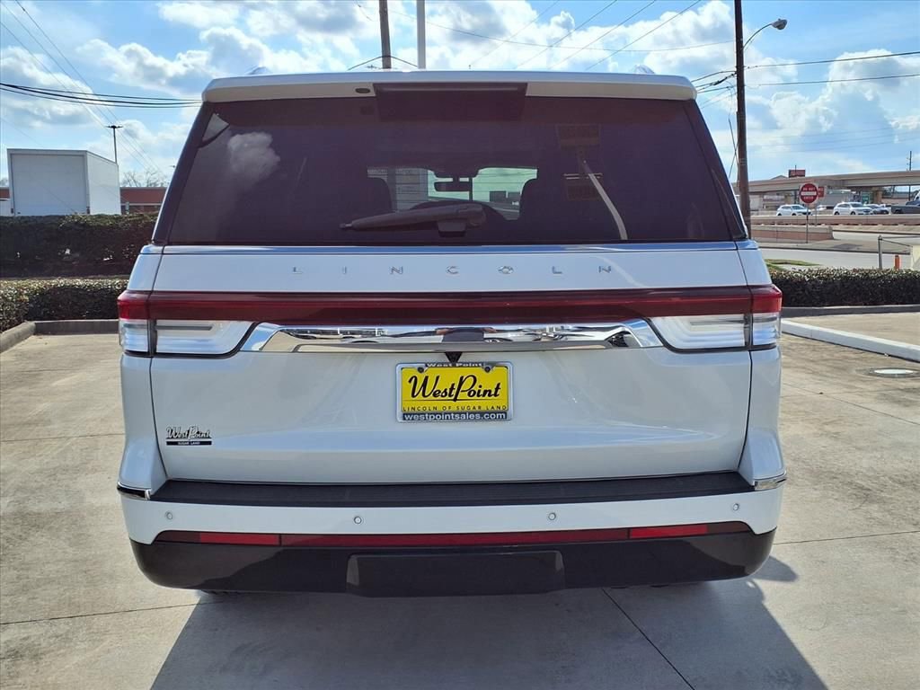 Used 2022 Lincoln Navigator L Reserve AWD/4WD image 4
