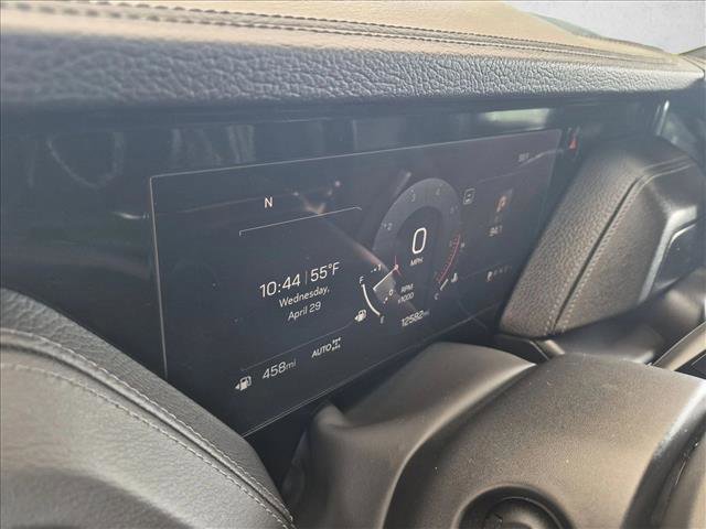 Used 2025 GMC Yukon XL Denali AWD/4WD image 13