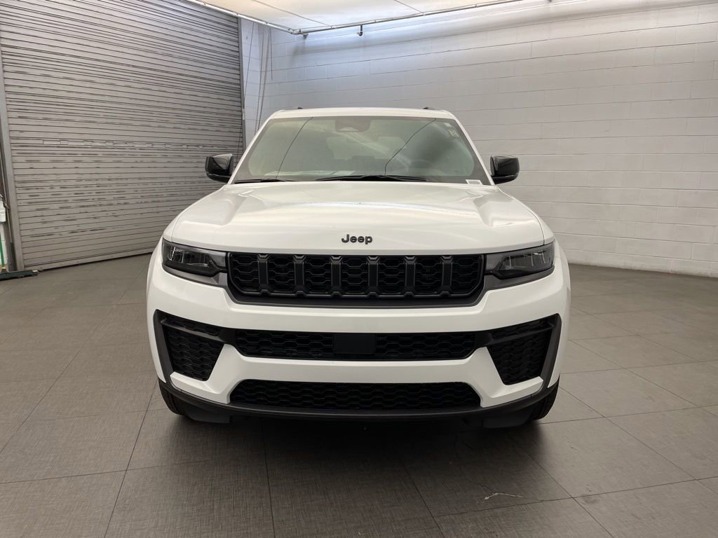 New 2026 Jeep Grand Cherokee Altitude image 6