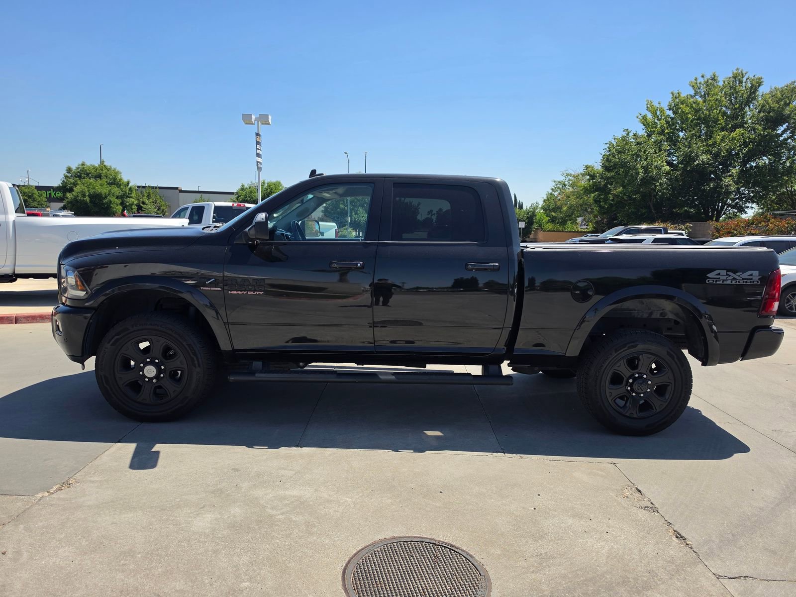 Used 2018 RAM 2500 Laramie w/ Sport Appearance Group AWD/4WD image 3