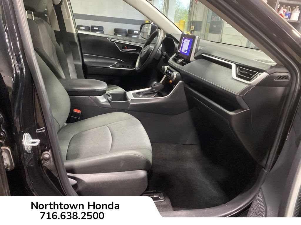 Used 2023 Toyota RAV4 XLE AWD/4WD image 12