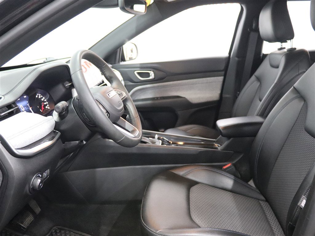 Used 2023 Jeep Compass Latitude w/ Convenience Group image 15