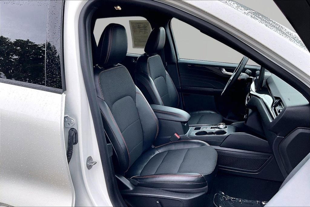 Used 2023 Ford Escape ST-Line Elite AWD/4WD image 7