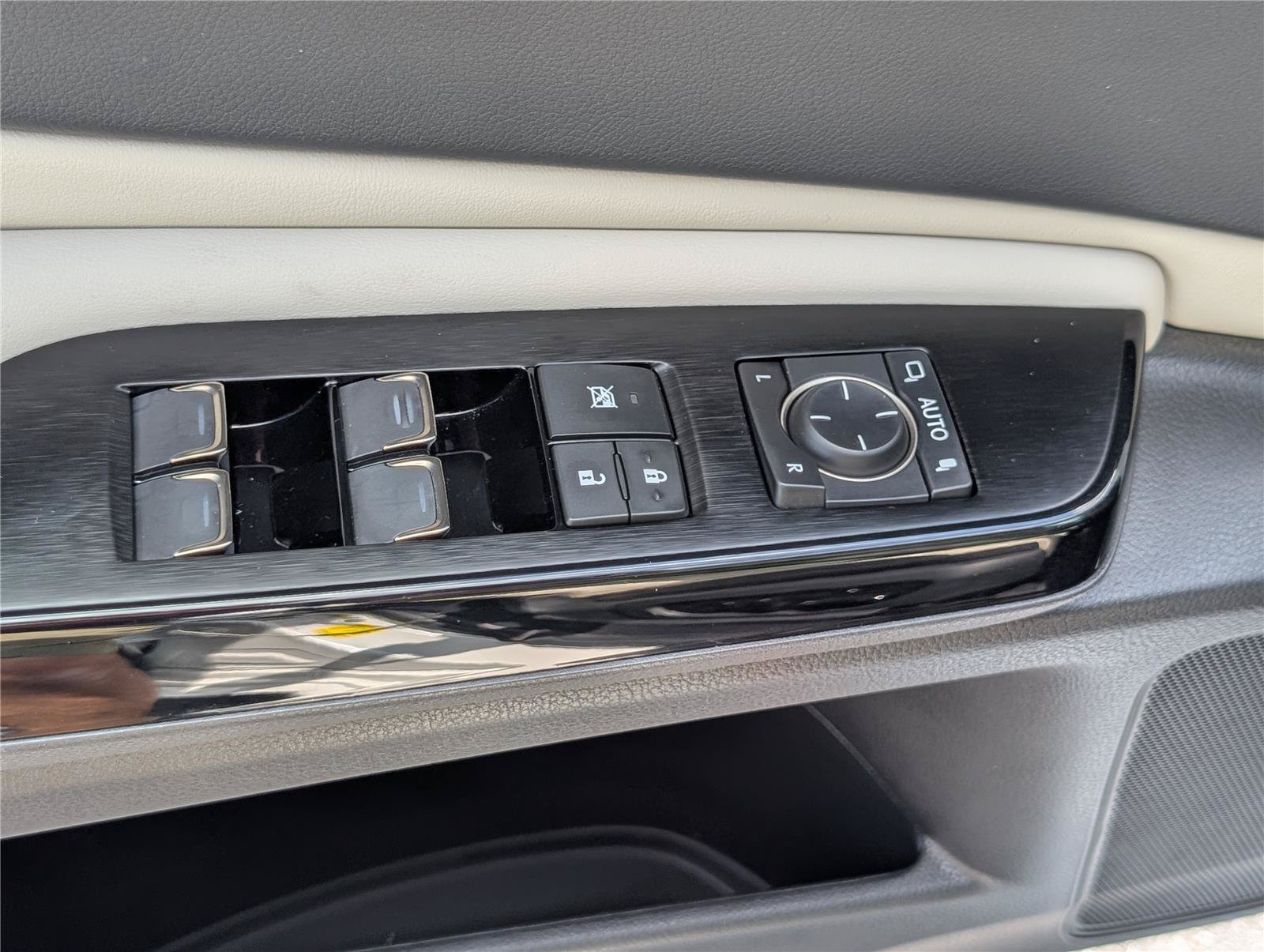 Certified 2025 Lexus ES 350 Ultra Luxury w/ Accessory Package (Z1) FWD image 20