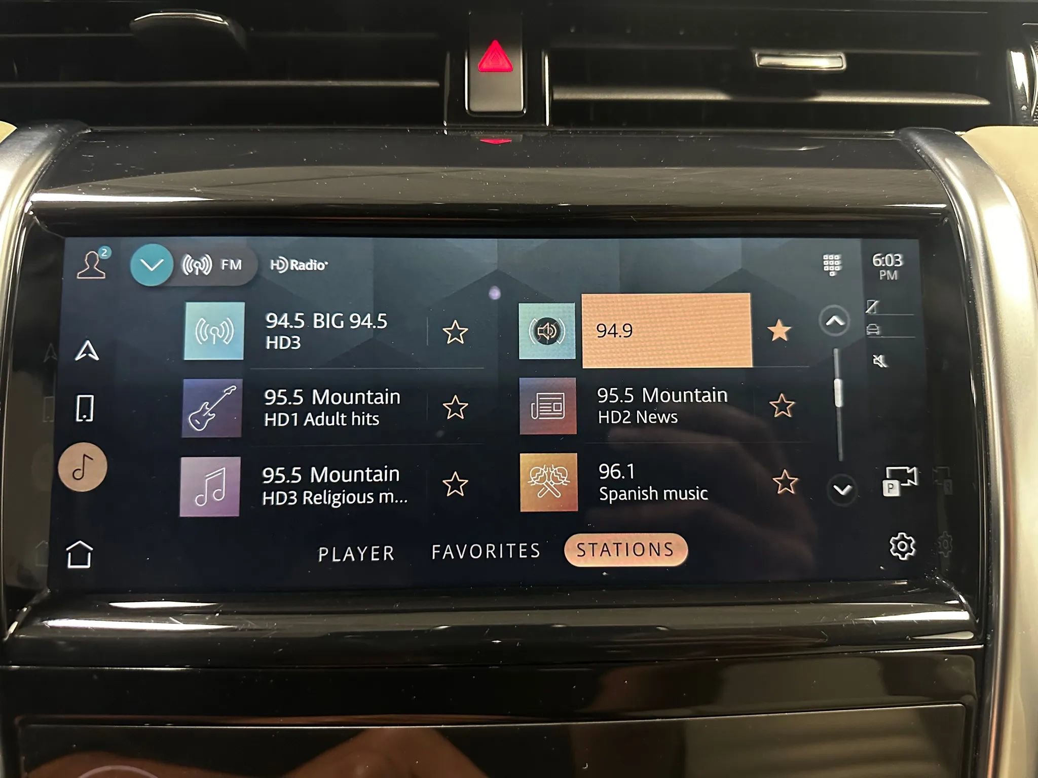 Used 2021 Land Rover Discovery Sport SE image 37