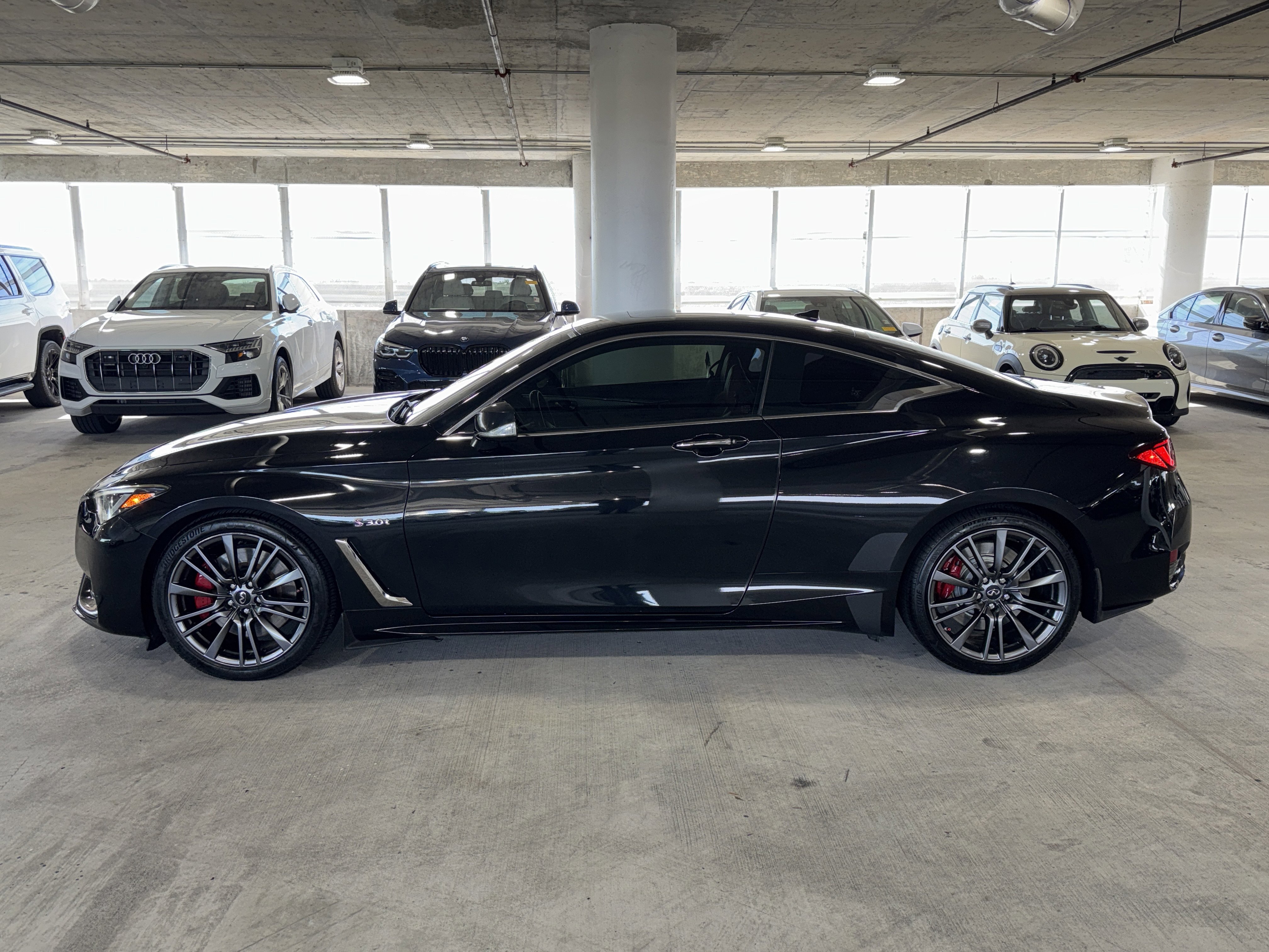 Used 2017 INFINITI Q60 Red Sport 400 image 5