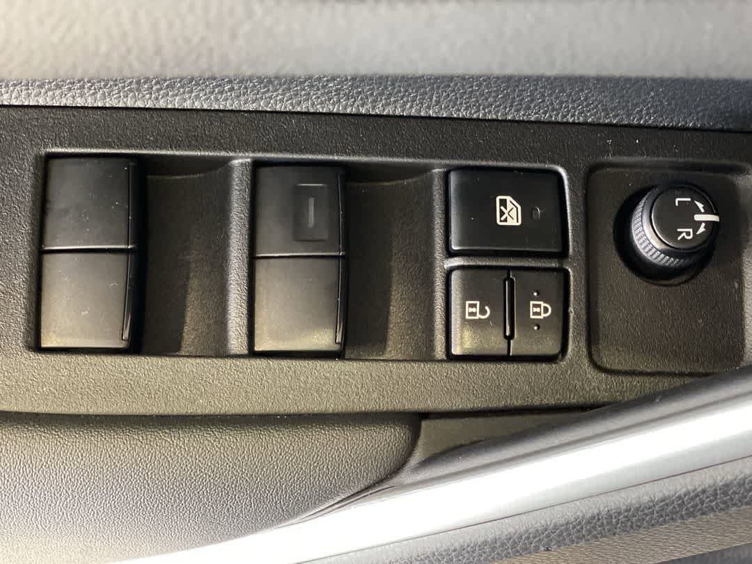 Used 2024 Toyota Corolla Cross LE AWD/4WD image 16