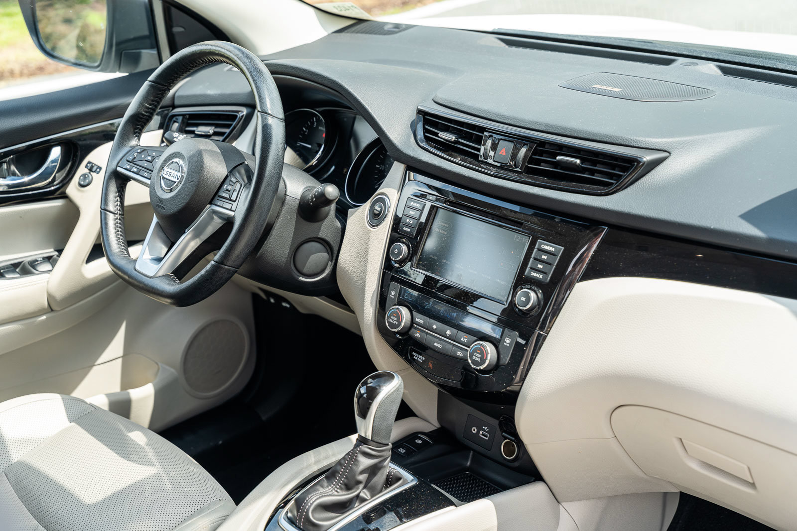 Used 2022 Nissan Rogue Sport SL w/ Premium Package AWD/4WD image 12