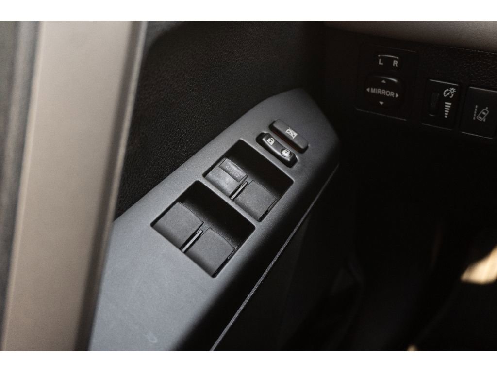 Used 2017 Toyota RAV4 XLE FWD image 28