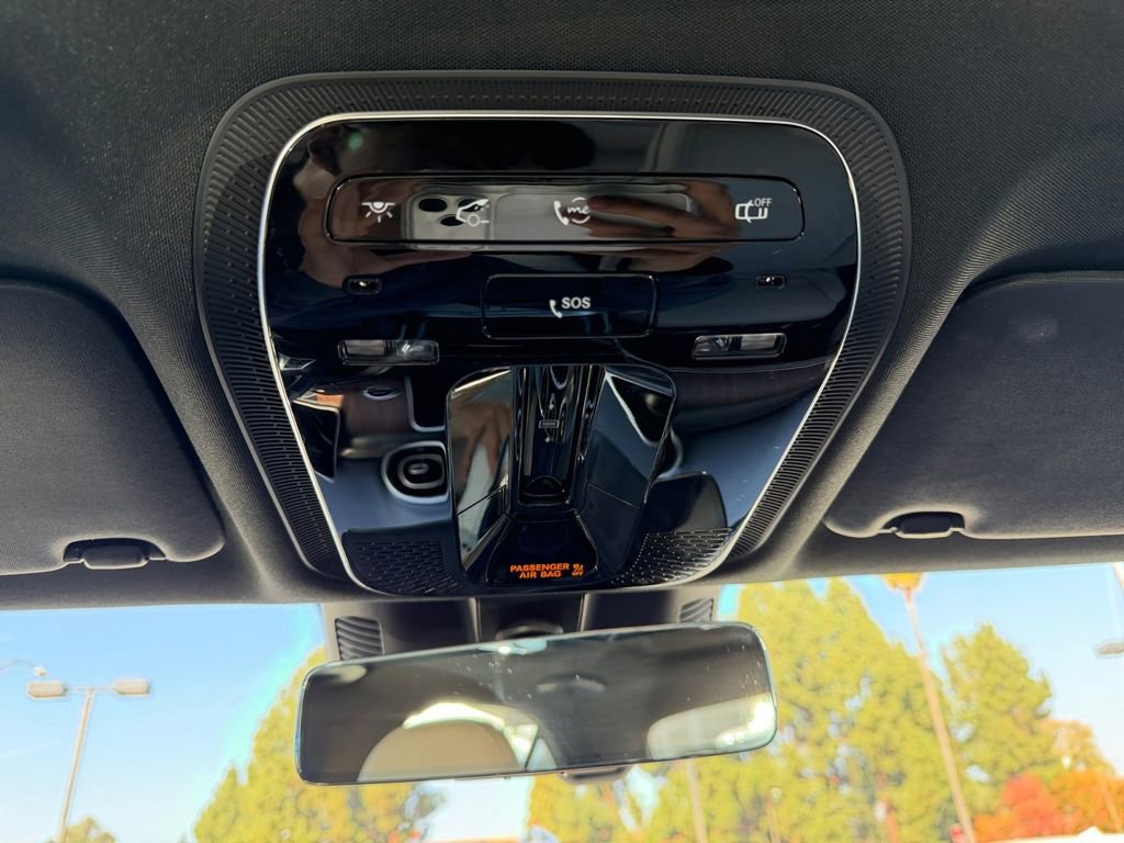 Used 2025 Mercedes-Benz C 300 Sedan image 25