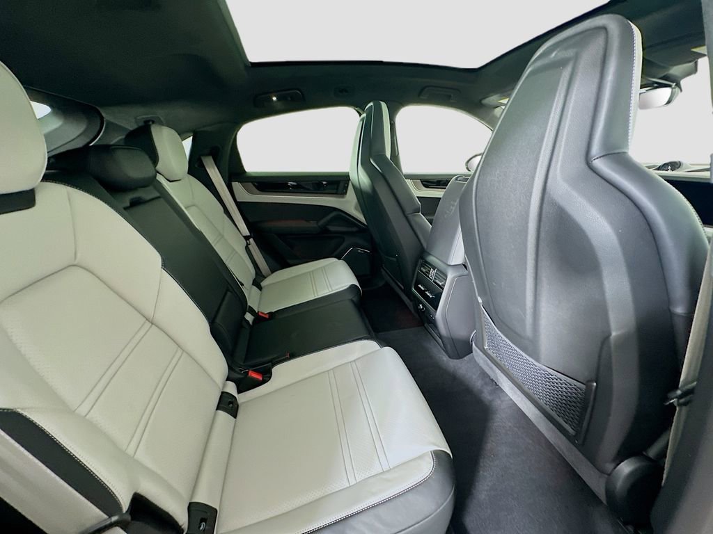 New 2025 Porsche Cayenne GTS image 28