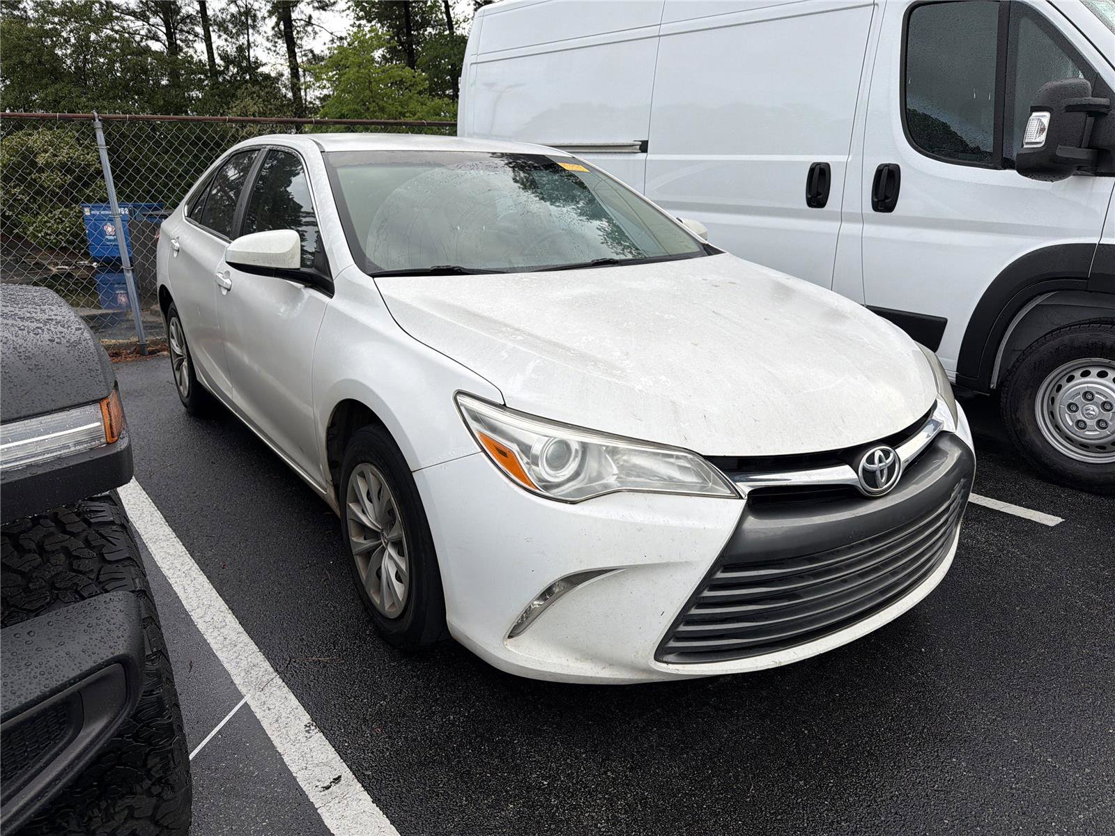Used 2017 Toyota Camry LE FWD image 3
