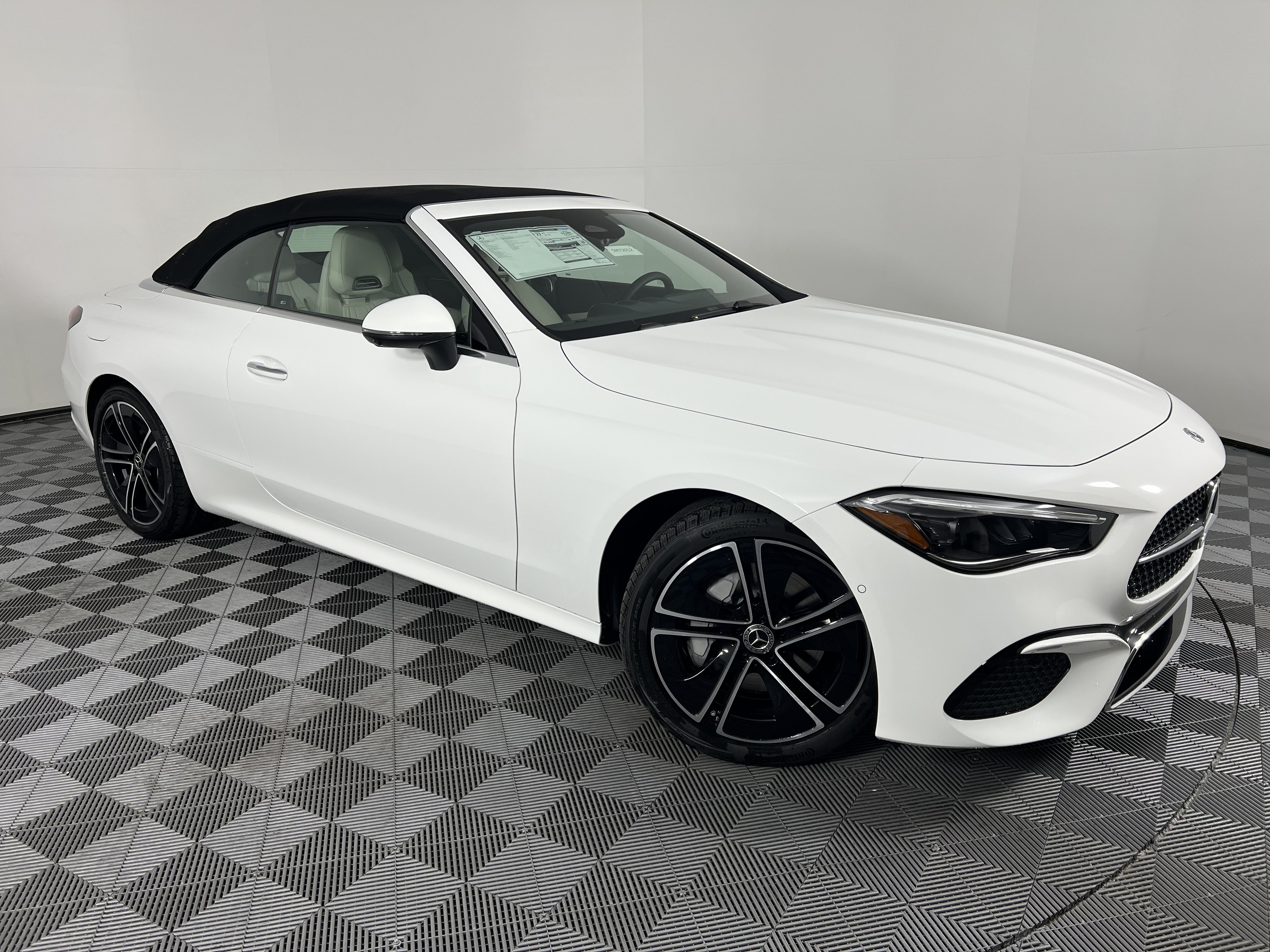 New 2027 Mercedes-Benz CLE 300 4MATIC Cabriolet image 2