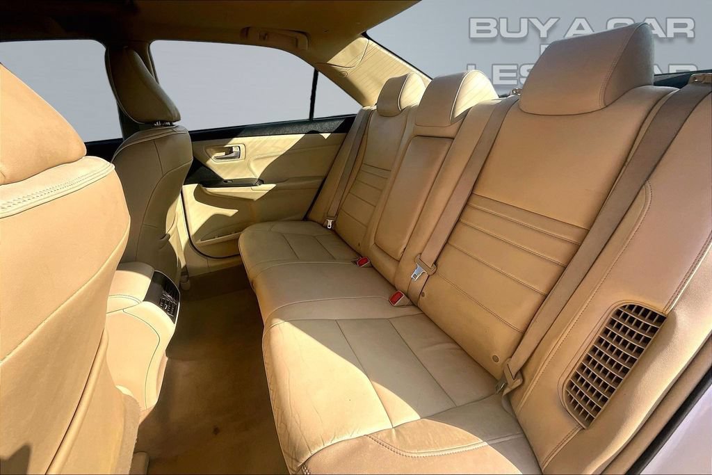 Used 2015 Toyota Camry XLE w/ Moonroof Package FWD image 26