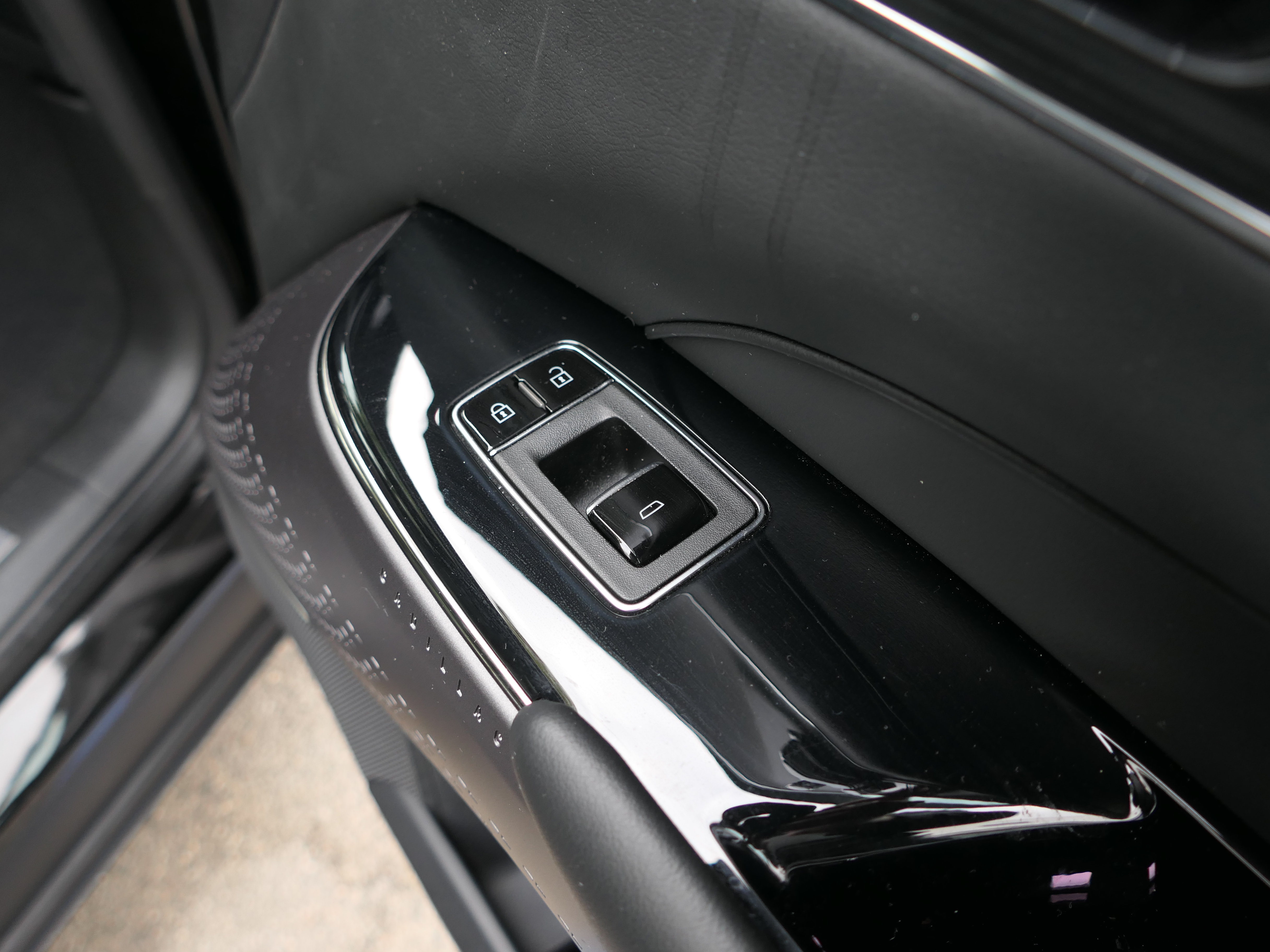 Certified 2024 Cadillac Lyriq Sport AWD/4WD image 27
