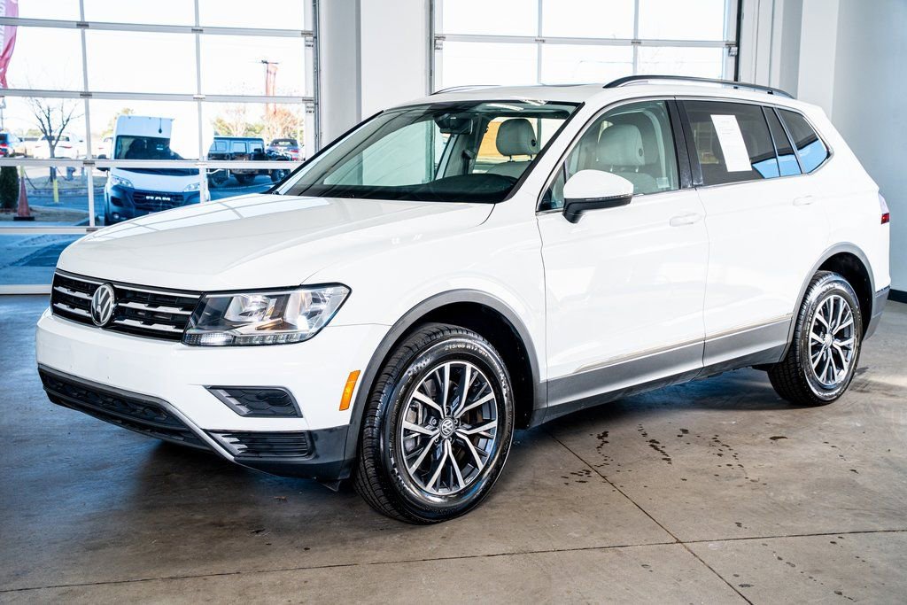 Used 2020 Volkswagen Tiguan SE w/ Panoramic Sunroof Package AWD/4WD image 11