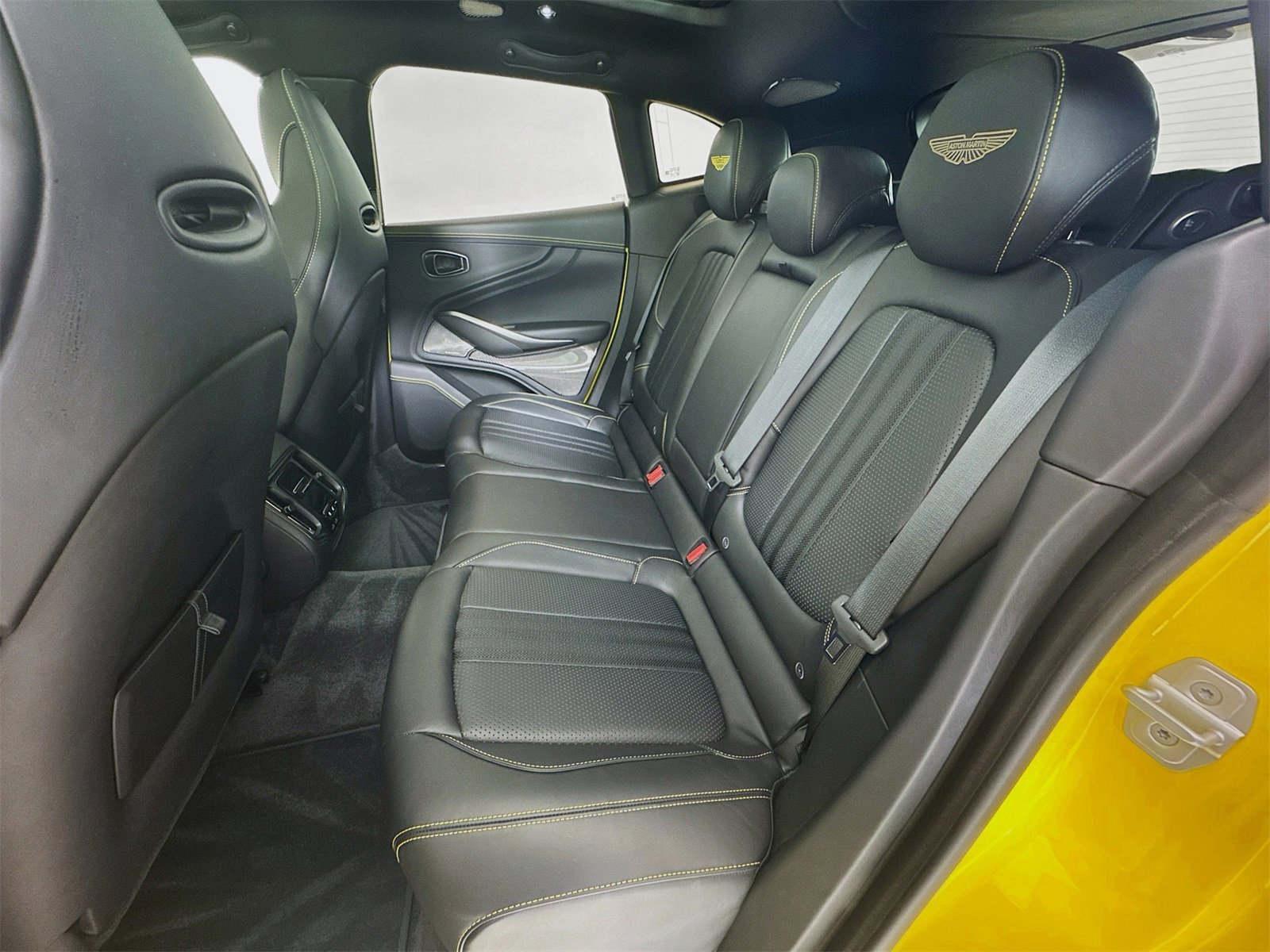 Used 2025 Aston Martin DBX 707 image 25