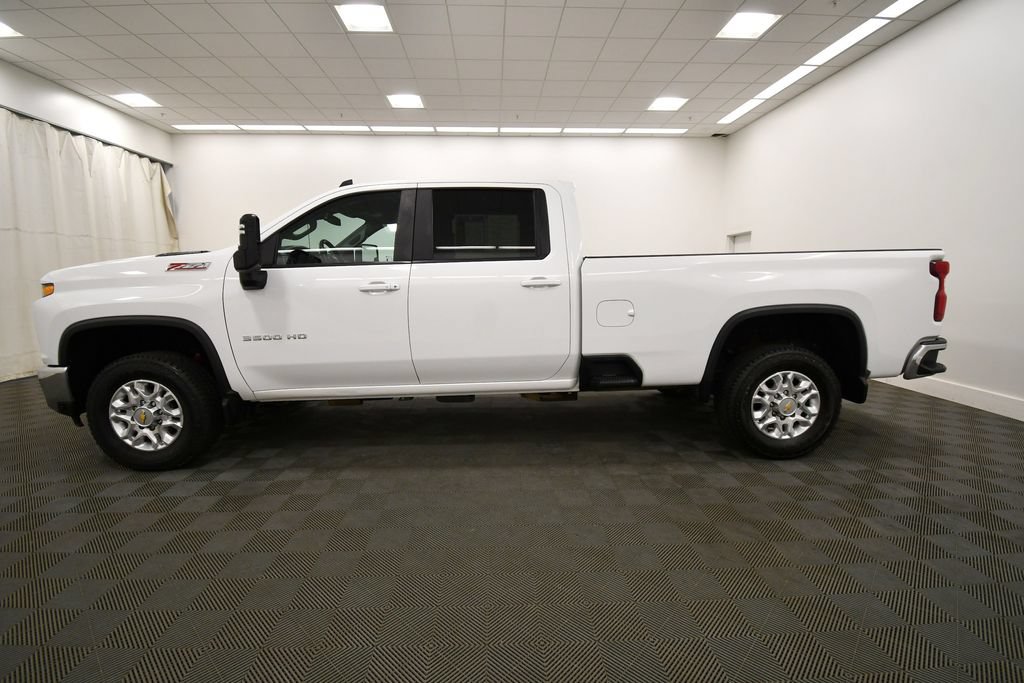 Used 2023 Chevrolet Silverado 3500 LT w/ Convenience Package AWD/4WD image 4