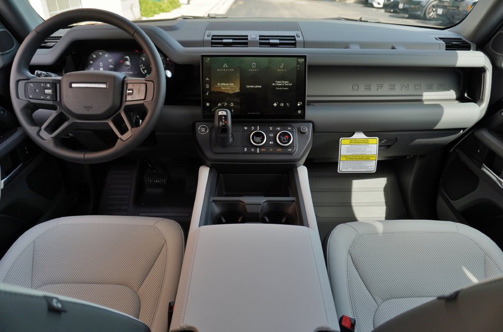 New 2026 Land Rover Defender 110 S AWD/4WD image 8