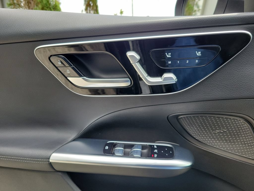 Used 2022 Mercedes-Benz C 300 Sedan image 22