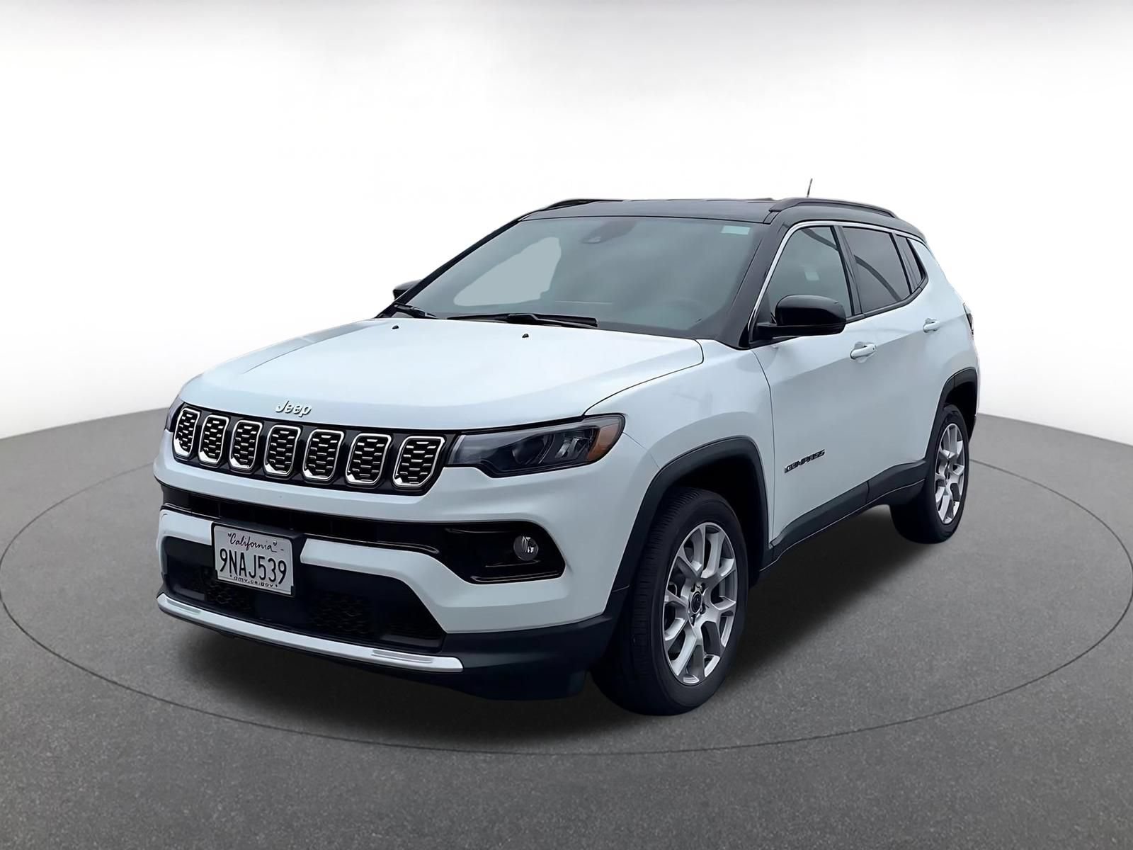 Used 2025 Jeep Compass Limited AWD/4WD image 7