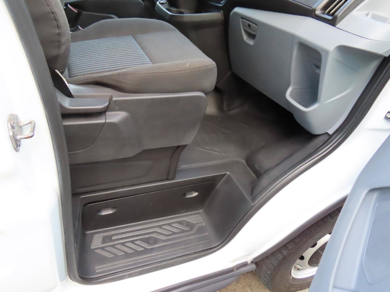 Used 2018 Ford Transit 150 130 Low Roof RWD image 18