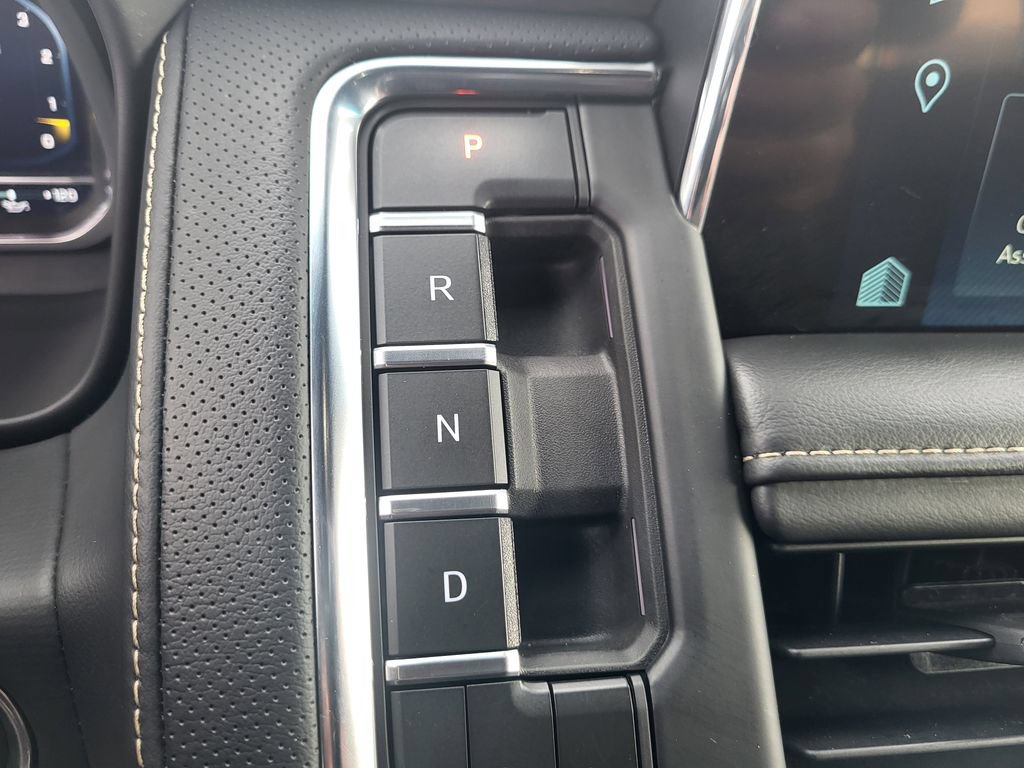 Used 2023 Chevrolet Suburban Premier AWD/4WD image 12
