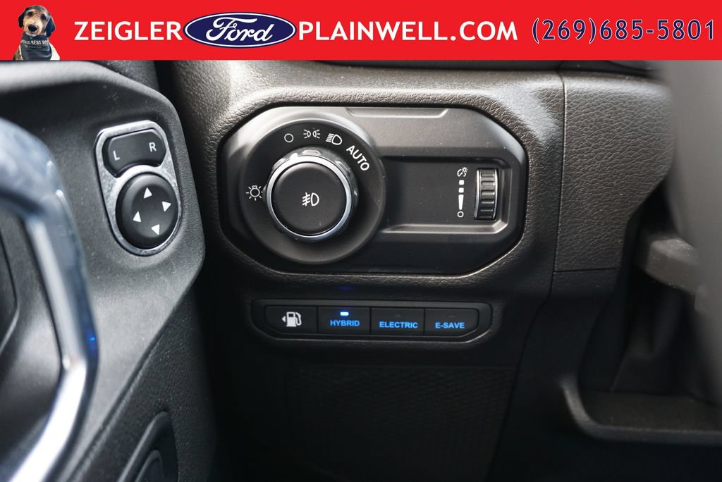 Used 2023 Jeep Wrangler Unlimited Sahara w/ Cold Weather Group AWD/4WD image 29