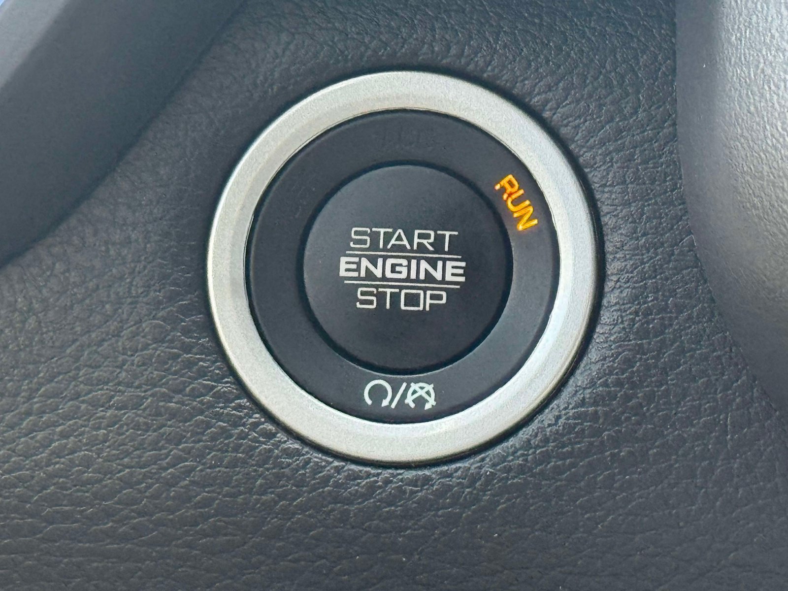 Used 2024 RAM 1500 Laramie AWD/4WD image 24