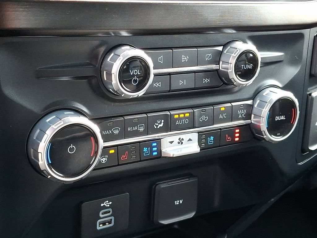 Used 2023 Ford F250 Lariat w/ Chrome Package AWD/4WD image 15