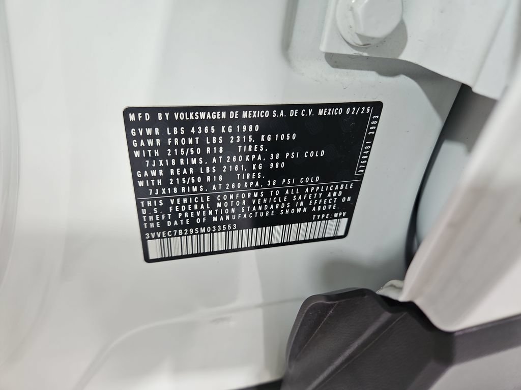 Used 2025 Volkswagen Taos SE w/ Panoramic Sunroof Package FWD image 31
