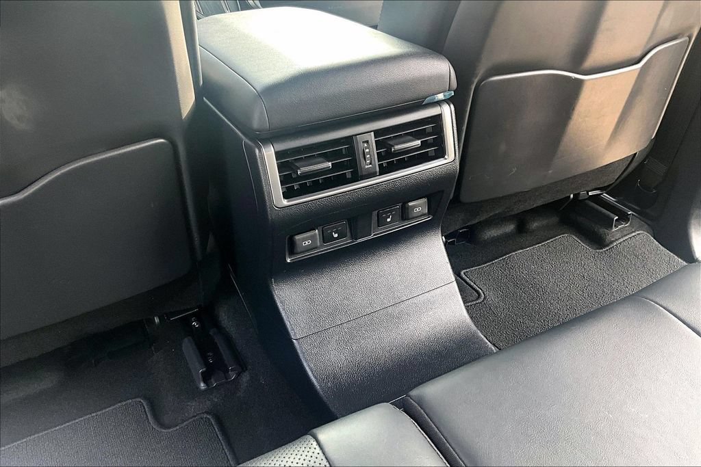 Used 2024 Lexus GX 550 AWD/4WD image 31