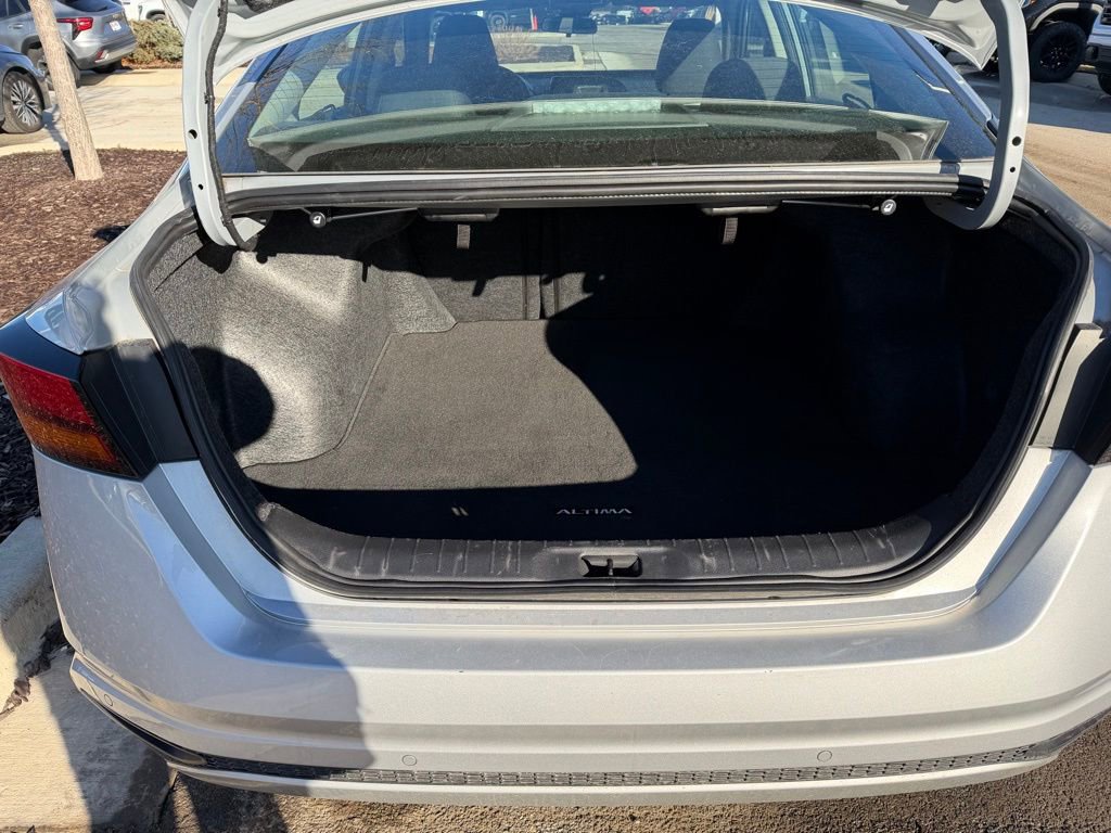 Used 2024 Nissan Altima 2.5 SV image 8