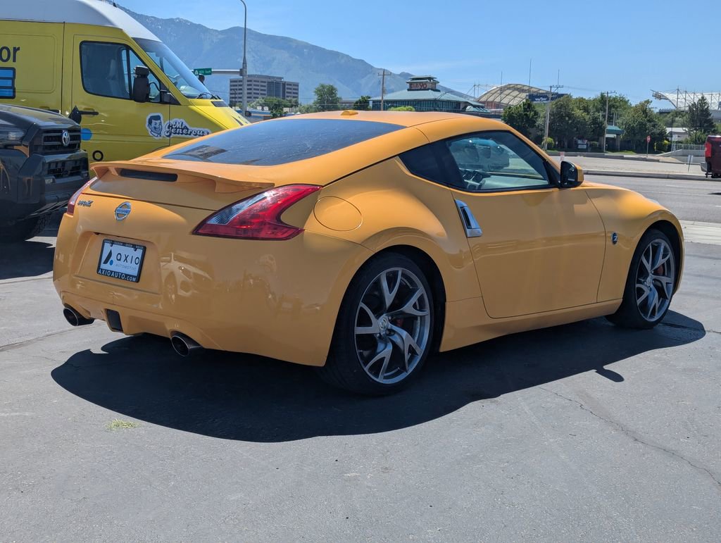 Used 2017 Nissan 370Z Coupe RWD image 6